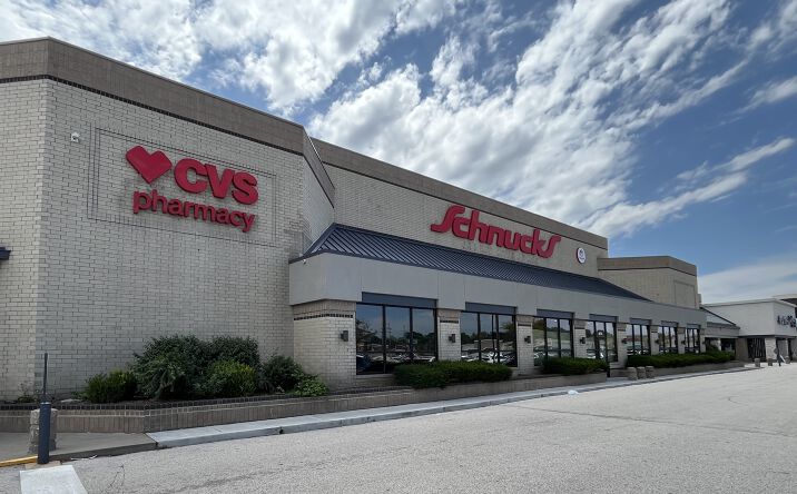 Pictures of Retail property located at 9002 Overland Plaza, Overland, MO 63114 for sales - image #1