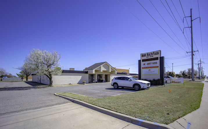 Pictures of Office property located at 400 N Eastern Ave, Moore, OK 73160 for sales - image #1
