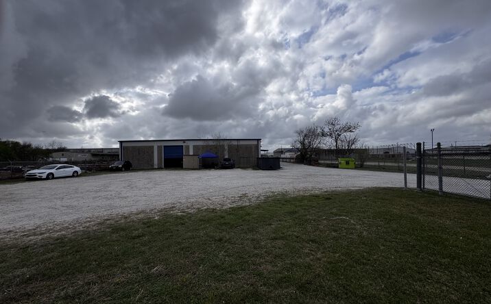 Pictures of Industrial property located at 8527 W Monroe Rd, Houston, TX 77061 for sales - image #1