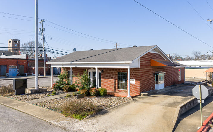 Pictures of Office property located at 111 N 2nd St, Ozark, AR 72949 for sales - image #1