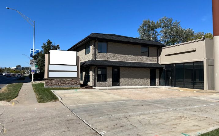 Pictures of Retail property located at 8012 W Dodge Rd, Omaha, NE 68114 for sales - image #1