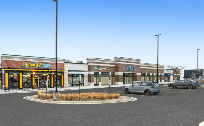 Pictures of Office, Retail property located at 2830 S Highland Ave, Lombard, IL 60148 for sales - image #1
