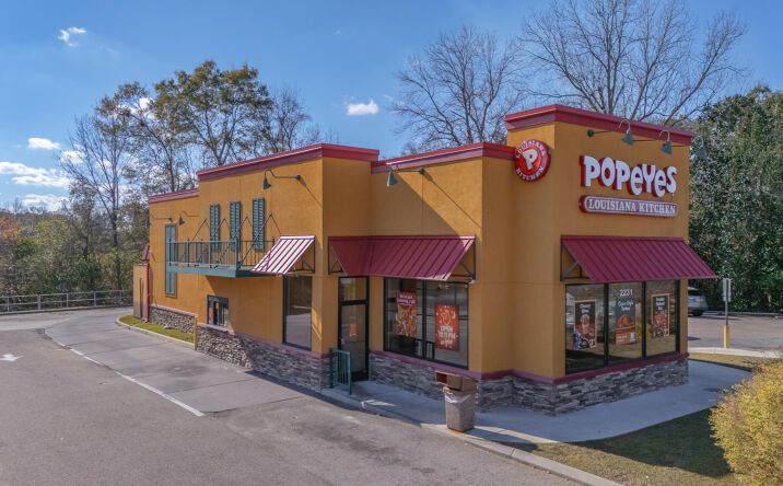 Pictures of Retail property located at 2231 Ross Clark Cir, Dothan, AL 36301 for sales - image #1