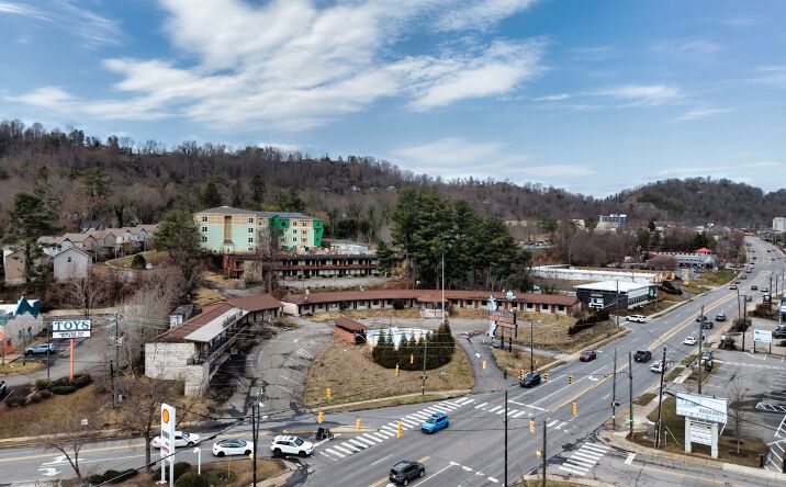 Pictures of Hospitality property located at 155 Tunnel Rd, Asheville, NC 28805 for sales - image #1