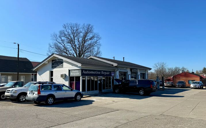 Pictures of Retail property located at 600 Lyndon Ln, Louisville, KY 40222 for sales - image #1