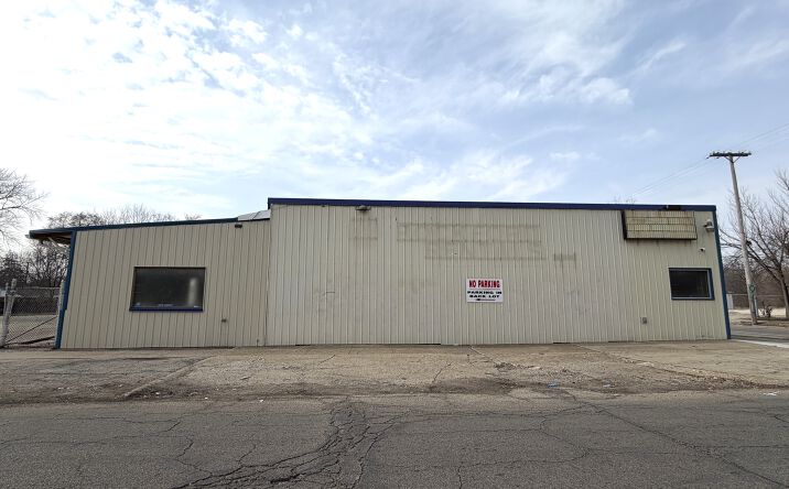 Pictures of Industrial, Retail property located at 1921 Broadway, Rockford, IL 61104 for sales - image #1