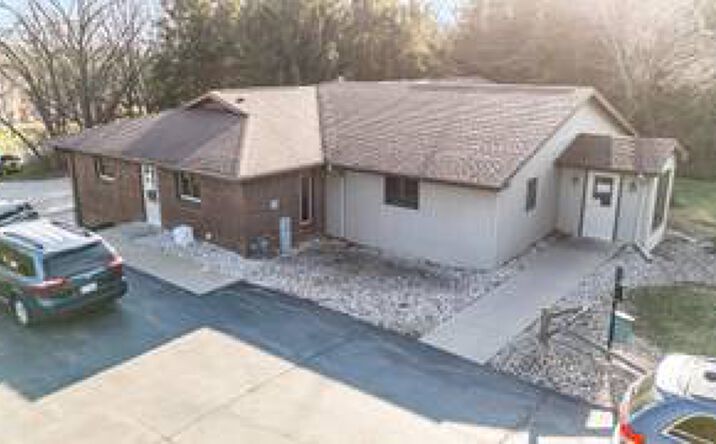 Pictures of Mixed Use, Office, Retail, Special Purpose property located at 645 Hawthorne Dr, Omro, WI 54963 for sales - image #1