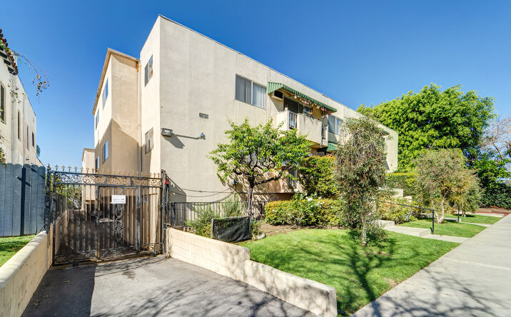 Pictures of Multifamily property located at 617 N Orange Dr, Los Angeles, CA 90036 for sales - image #1