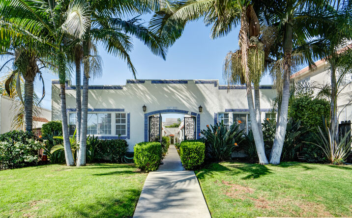 Pictures of Multifamily property located at 807 N Fuller Ave, Los Angeles, CA 90046 for sales - image #1