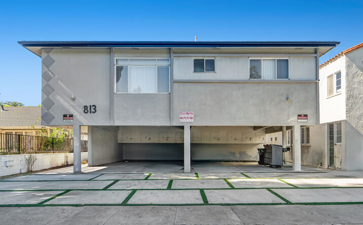 Pictures of Multifamily property located at 813 Westmount Dr, West Hollywood, CA 90069 for sales - image #1