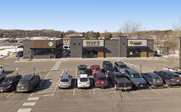 Pictures of Retail property located at 1930 Donegal Dr, Woodbury, MN 55125 for sales - image #1