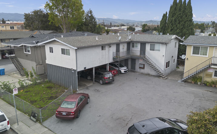 Pictures of Multifamily property located at 545 Hampshire Ave, Redwood City, CA 94063 for sales - image #1