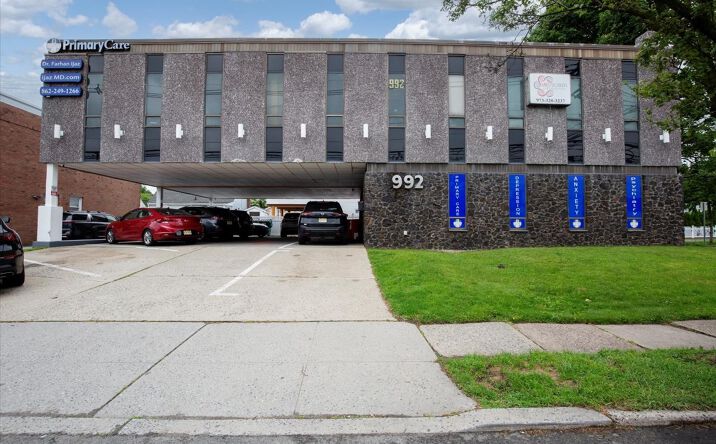 Pictures of Office property located at 992 Clifton Ave, Clifton, NJ 07013 for sales - image #1