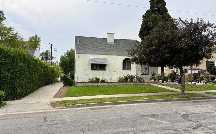 Pictures of Multifamily property located at 79 N Berkeley, Pasadena, CA 91107 for sales - image #1