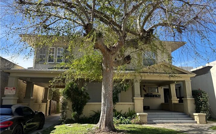 Pictures of Multifamily property located at 121 S Jackson, Glendale, CA 91205 for sales - image #1