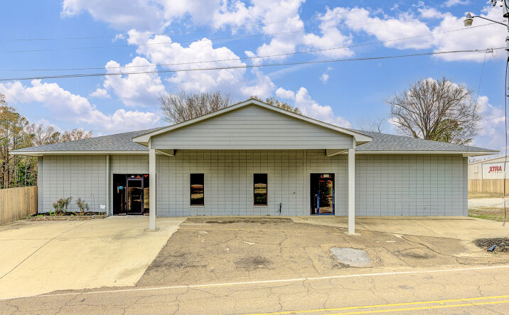 Pictures of Office property located at 6889 Paxton Rd, Vicksburg, MS 39180 for sales - image #1