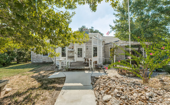Pictures of Multifamily property located at 342 Alexander Hamilton Dr, San Antonio, TX 78228 for sales - image #1