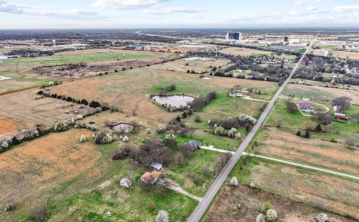 Pictures of Land property located at 2305 Rodeo Road, Durant, OK 74701 for sales - image #1