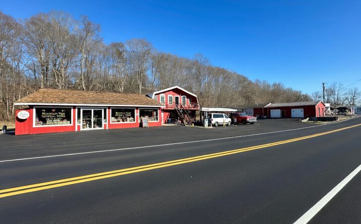 Pictures of Industrial property located at 304 Main St, Red Boiling Springs, TN 37150 for sales - image #1
