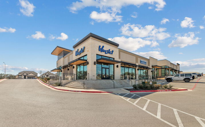 Pictures of Retail property located at 2168 Oak Run Pkwy, New Braunfels, TX 78132 for sales - image #1