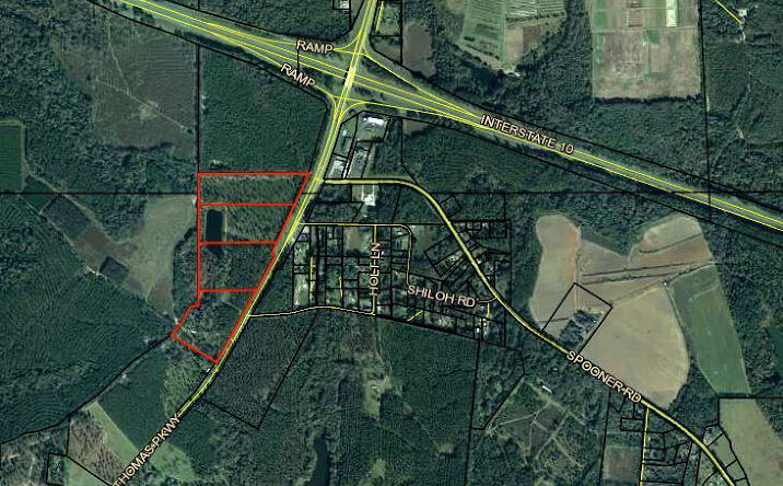 Pictures of Land property located at Pat Thomas Pkwy, Quincy, FL 32351 for sales - image #1
