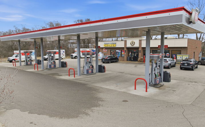 Pictures of Retail property located at 2217 W Franklin St, Elkhart, IN 46516 for sales - image #1