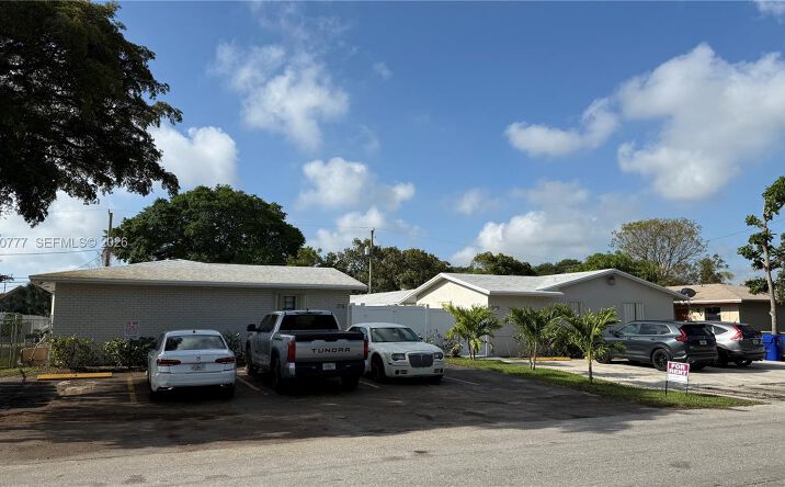 Pictures of Multifamily property located at 216 NW 12th St, Pompano Beach, FL 33060 for sales - image #1