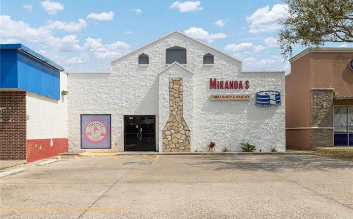Pictures of Office, Retail property located at 712 N Bicentennial Boulevard, McAllen, TX 78504 for sales - image #1