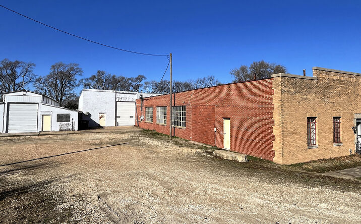Pictures of Industrial property located at 204 S Lecompton Rd, Perry, KS 66073 for sales - image #1