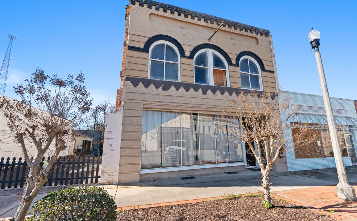 Pictures of Mixed Use, Office, Retail property located at 209 S Dooly St, Montezuma, GA 31063 for sales - image #1