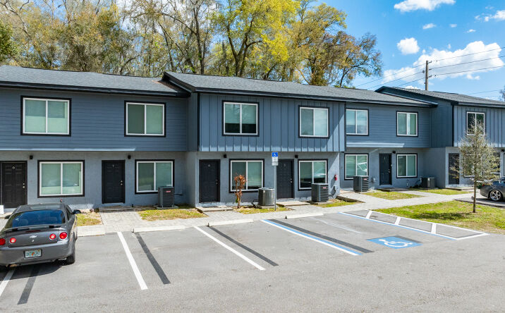 Pictures of Multifamily property located at 3041 SW 20th St, Ocala, FL 34474 for sales - image #1