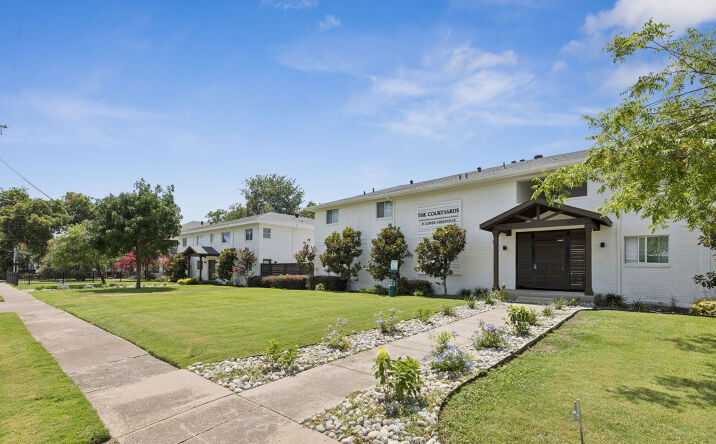 Pictures of Multifamily property located at 5009 Bryan St, Dallas, TX 75206 for sales - image #1