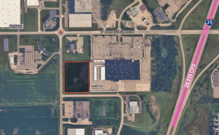 Pictures of Land property located at 140 Alexander Drive SE Owat, Owatonna, MN 55060 for sales - image #1