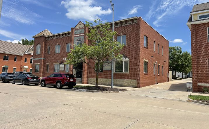 Pictures of Office, Retail property located at 2024 Cherry Hill Dr, Columbia, MO 65203 for sales - image #1