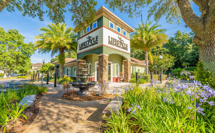 Pictures of Office property located at 8550 NE 138th Ln, The Villages, FL 32159 for sales - image #1