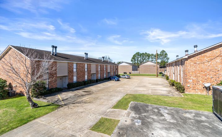 Pictures of Multifamily property located at 1815 Ryder Dr, Baton Rouge, LA 70808 for sales - image #1