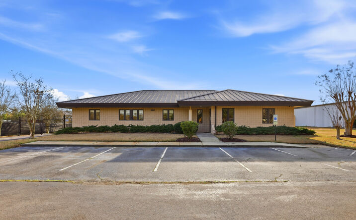 Pictures of Office property located at 2857 Hull Rd, Kinston, NC 28504 for sales - image #1