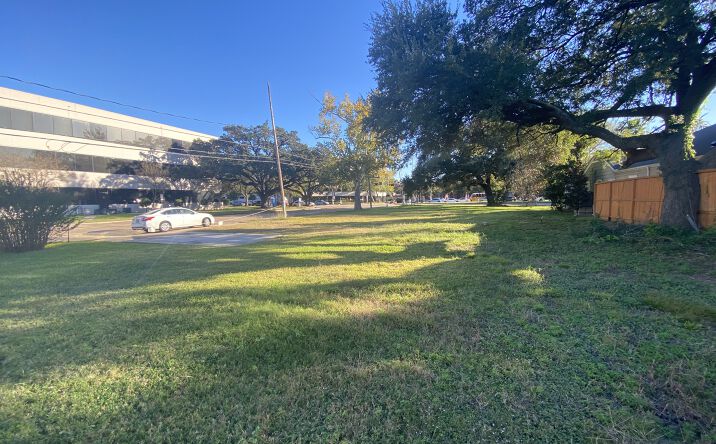 Pictures of Land property located at 4800 Bellaire Blvd, Bellaire, TX 77401 for sales - image #1