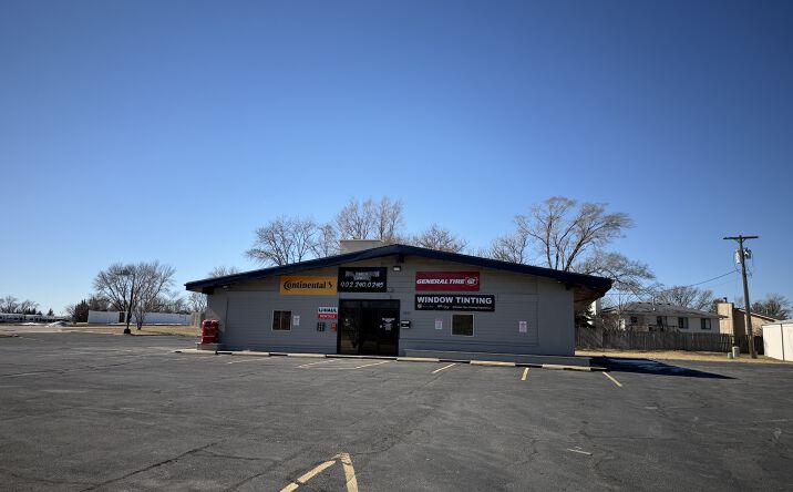 Pictures of Industrial, Retail property located at 1010 Fort Crook Rd S, Bellevue, NE 68005 for sales - image #1