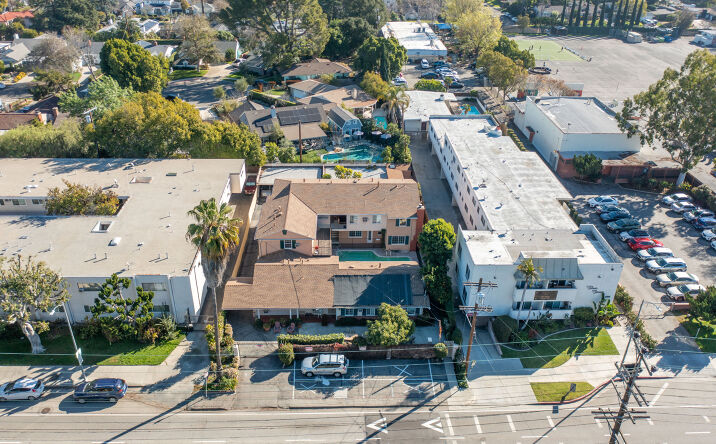 Pictures of Multifamily property located at 4918 Cahuenga Blvd, Los Angeles, CA 91601 for sales - image #1
