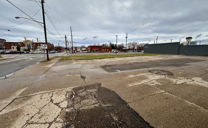 Pictures of Land property located at 317 E State St, Alliance, OH 44601 for sales - image #1