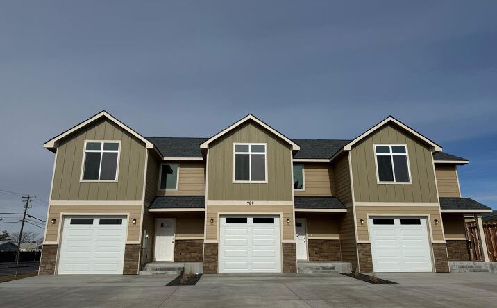 Pictures of Multifamily property located at 920 NW Sunburst Ct, Moses Lake, WA 98837 for sales - image #1