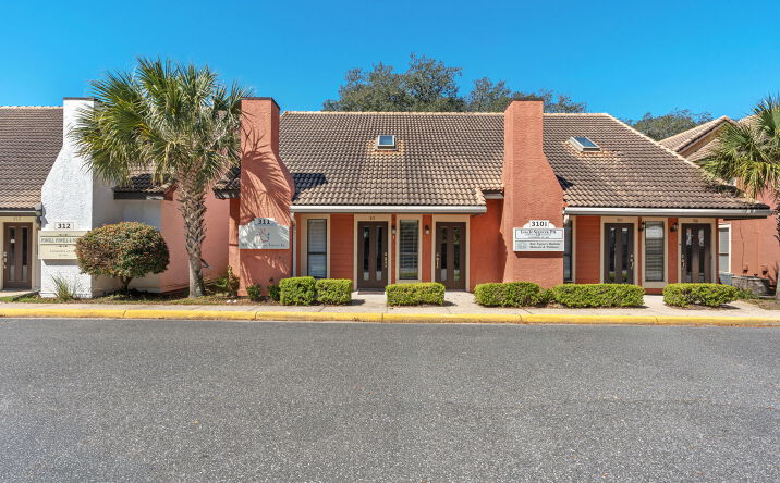 Pictures of Retail property located at 151 Mary Esther Blvd, Mary Esther, FL 32569 for sales - image #1