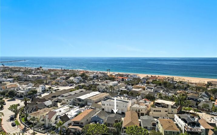 Pictures of Multifamily property located at 1613 E Balboa, Newport Beach, CA 92661 for sales - image #1