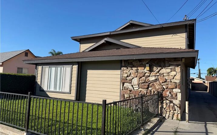 Pictures of Multifamily property located at 6611 Kingman, Buena Park, CA 90621 for sales - image #1
