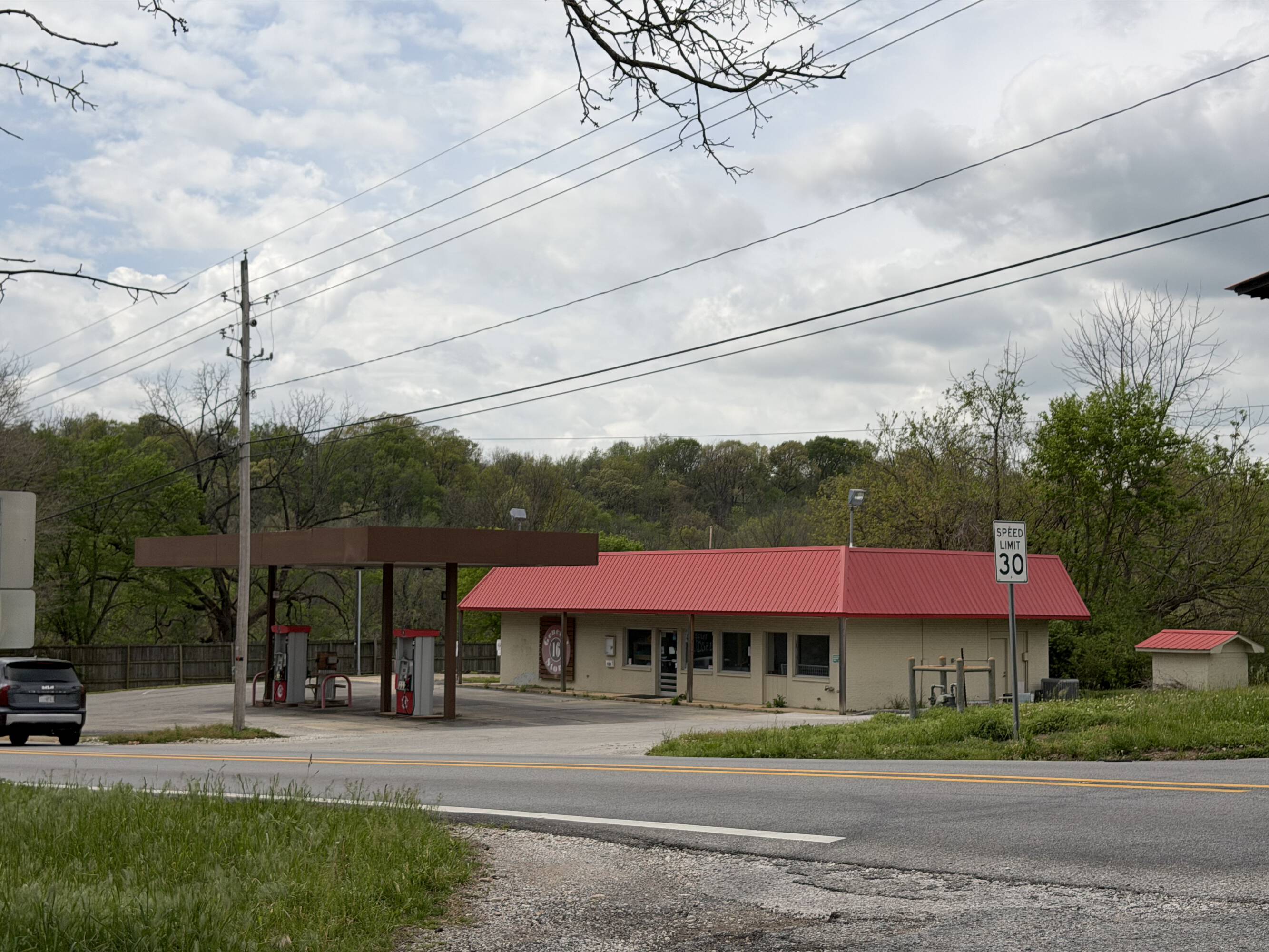 121 S Elm St, Springdale, AR 72762