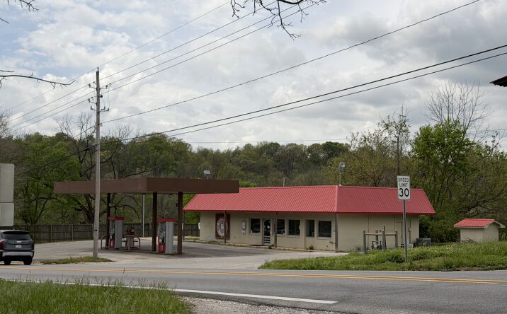 Pictures of Retail property located at 121 S Elm St, Springdale, AR 72762 for sales - image #1