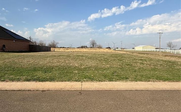 Pictures of Land property located at 102 Dogwood, Crescent, OK 73028 for sales - image #1