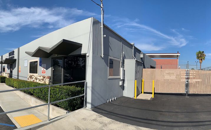Pictures of Industrial property located at 2401-2413 S Broadway, Santa Ana, CA 92707 for sales - image #1