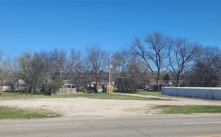 Pictures of Land property located at 1500 W Main Street, Henryetta, OK 74437 for sales - image #1
